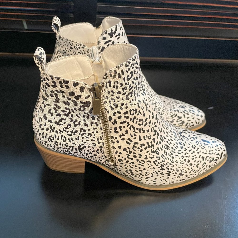 Journee Collection Rebel Bootie